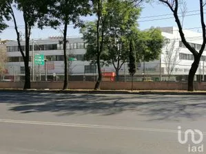 NEX-260840 - Local en Renta, con 1 recamara, con 6 baños, con 929 m2 de construcción.