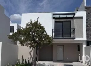 NEX-251335 - Casa en Venta, con 3 recamaras, con 3 baños, con 186 m2 de construcción.