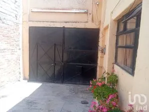 NEX-305053 - Casa en Venta, con 4 recamaras, con 2 baños, con 294 m2 de construcción.