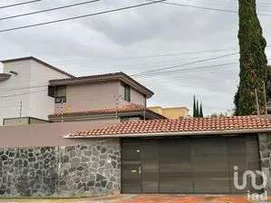 NEX-194282 - Casa en Renta, con 3 recamaras, con 4 baños, con 380 m2 de construcción en Santa Cruz Guadalupe, CP 72170, Puebla.