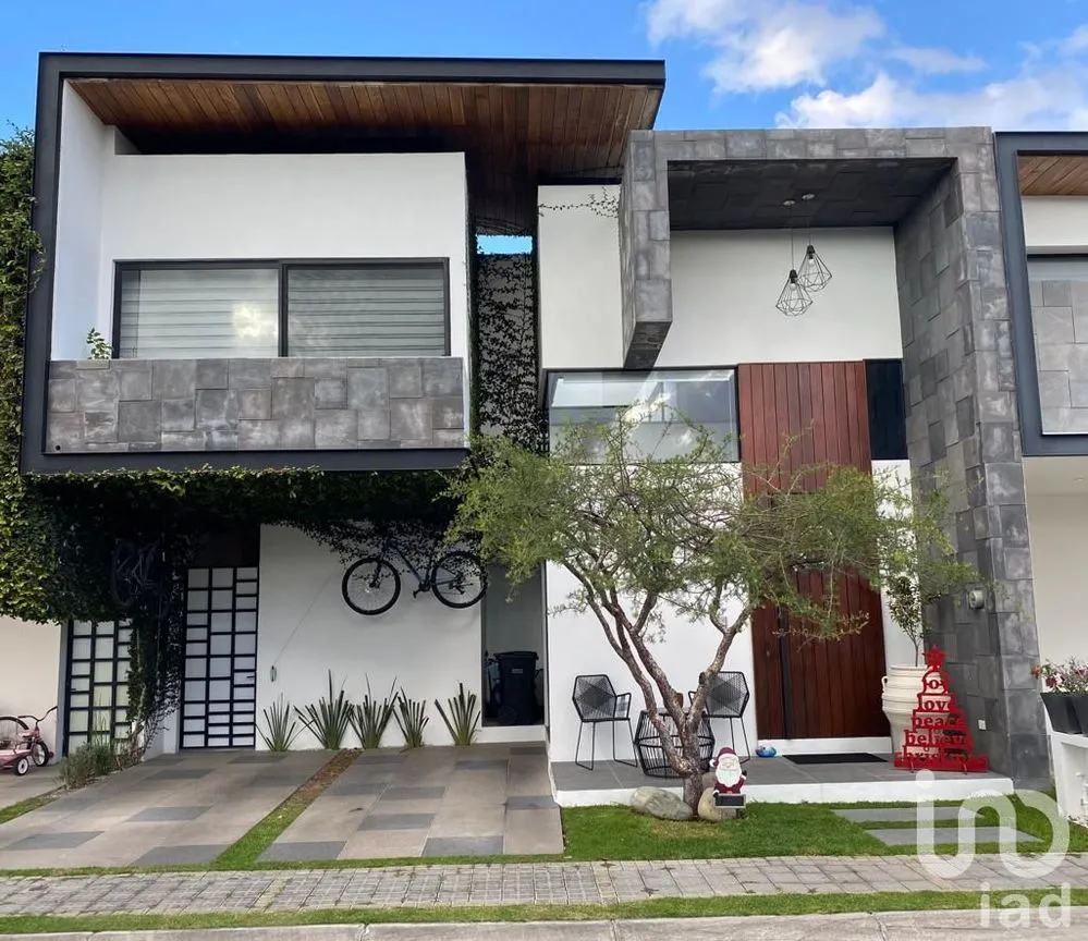 Casa en Venta en Lomas de Angelópolis II, San Andrés Cholula, Puebla | NEX-245641 | iad México | Foto 1 de 15
