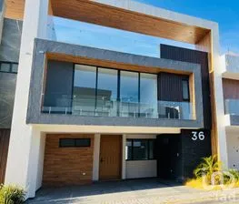NEX-263564 - Casa en Venta, con 3 recamaras, con 4 baños, con 282 m2 de construcción.