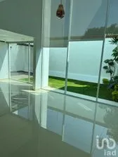 NEX-292635 - Casa en Renta, con 4 recamaras, con 4 baños, con 400 m2 de construcción.