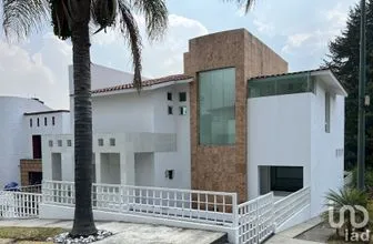 NEX-196977 - Casa en Venta, con 4 recamaras, con 4 baños, con 425 m2 de construcción en Residencial Campestre Chiluca, CP 52930, México.