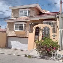 NEX-197029 - Casa en Venta, con 4 recamaras, con 4 baños, con 322 m2 de construcción en Providencia, CP 44630, Jalisco.