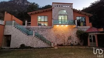 NEX-199145 - Casa en Renta, con 4 recamaras, con 2 baños, con 243 m2 de construcción en El Santuario, CP 29290, Chiapas.