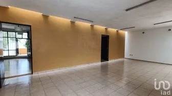 NEX-234441 - Oficina en Renta, con 3 recamaras, con 1 baño, con 288 m2 de construcción.