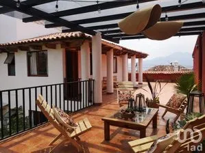 NEX-251213 - Casa en Venta, con 4 recamaras, con 4 baños, con 300 m2 de construcción.