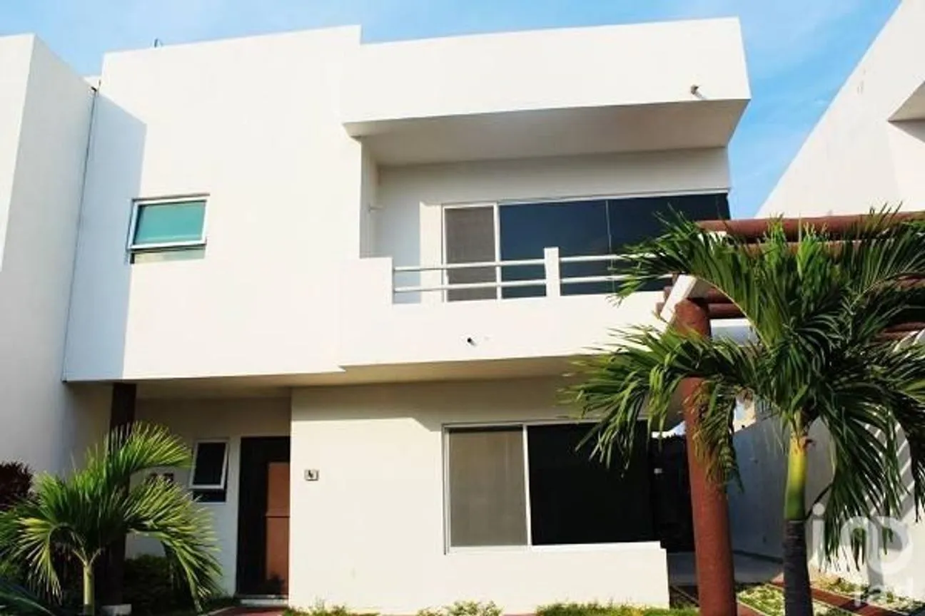 Casa en Venta en Residencial Las Palmas, Carmen, Campeche | NEX-30921 | iad México | Foto 2 de 9