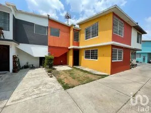 NEX-203085 - Casa en Venta, con 2 recamaras, con 1 baño, con 100 m2 de construcción en San Isidro, CP 52105, México.