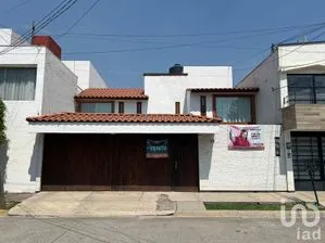 NEX-189287 - Casa en Venta, con 4 recamaras, con 5 baños, con 325 m2 de construcción en Bosque de Echegaray, CP 53310, México.
