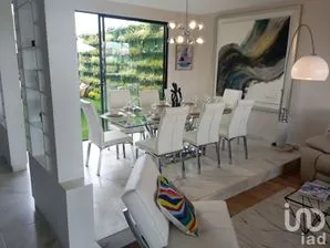 NEX-255223 - Casa en Venta, con 3 recamaras, con 3 baños, con 220 m2 de construcción.