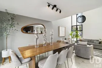 NEX-265906 - Casa en Venta, con 3 recamaras, con 4 baños, con 230 m2 de construcción.