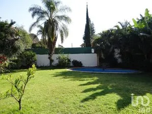 NEX-301774 - Casa en Venta, con 3 recamaras, con 2 baños, con 380 m2 de construcción.