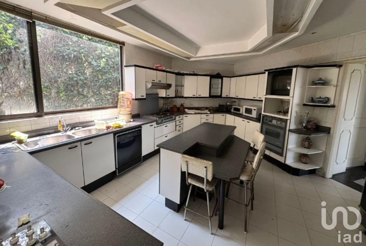 Casa en Venta en Lomas de Tecamachalco Sección Bosques I y II, Huixquilucan, México | NEX-305939 | iad México | Foto 2 de 23