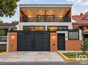 NEX-308331 - Casa en Venta, con 4 recamaras, con 4 baños, con 416 m2 de construcción.
