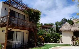 NEX-206400 - Casa en Venta, con 4 recamaras, con 4 baños, con 452 m2 de construcción.