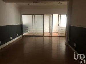 NEX-49058 - Oficina en Renta, con 8 recamaras, con 3 baños, con 306 m2 de construcción.