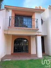 NEX-257594 - Casa en Renta, con 3 recamaras, con 3 baños, con 200 m2 de construcción en Lomas del Mirador, CP 62350, Morelos.
