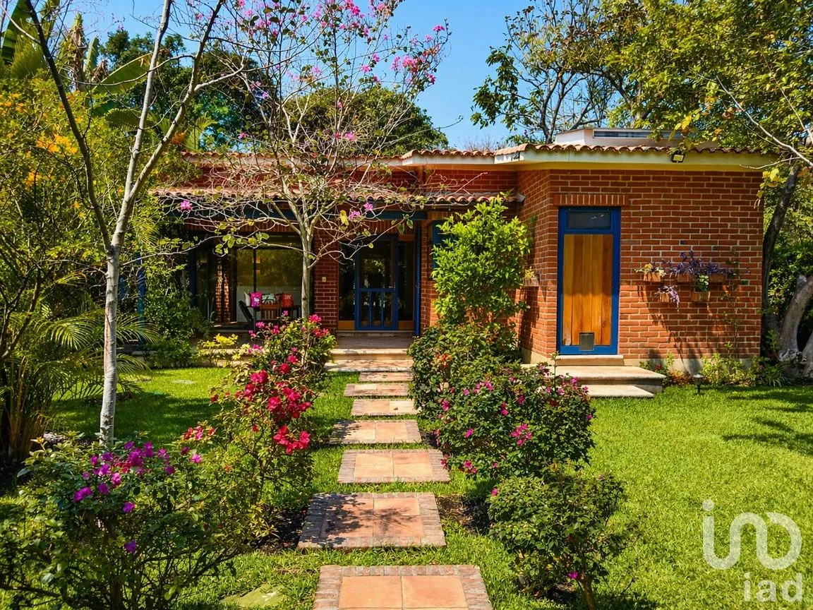 Casa en Venta en Huertas del Llano, Jiutepec, Morelos | NEX-290987 | iad México | Foto 1 de 18