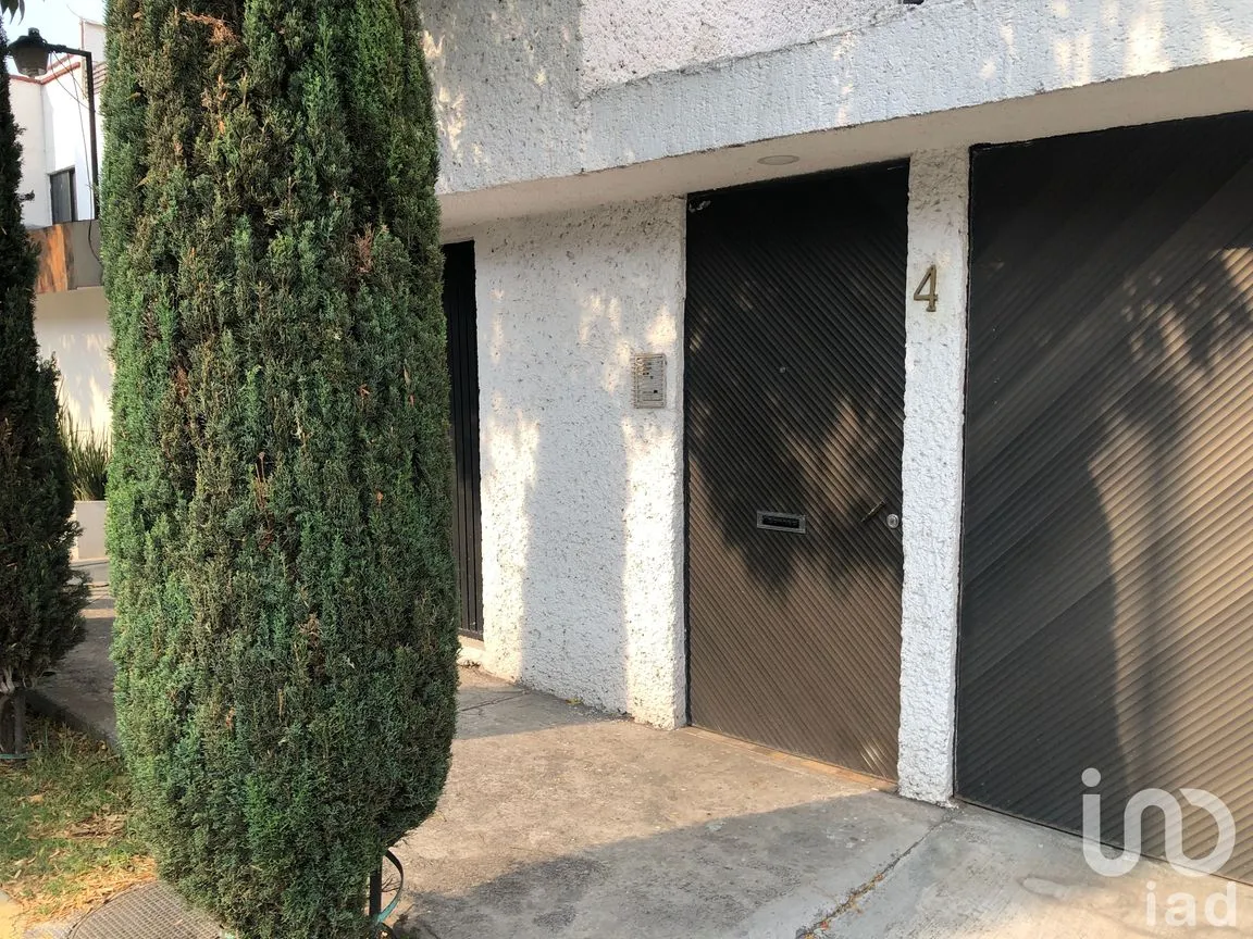 Casa en Venta en Belisario Domínguez, Tlalpan, Ciudad de México | NEX-213445 | iad México | Foto 2 de 47