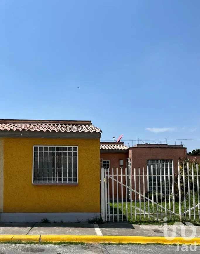 Casa en Venta en Hacienda Piedras Negras, Chicoloapan, México | NEX-183988 | iad México | Foto 1 de 20