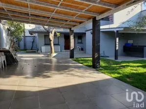 NEX-194384 - Casa en Venta, con 4 recamaras, con 5 baños, con 426 m2 de construcción en Benito Juárez, CP 72014, Puebla.