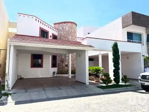 NEX-199241 - Casa en Venta, con 4 recamaras, con 4 baños, con 283 m2 de construcción en Residencial San Ángel, CP 72835, Puebla.