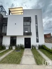 NEX-214418 - Casa en Venta, con 3 recamaras, con 3 baños, con 160 m2 de construcción.