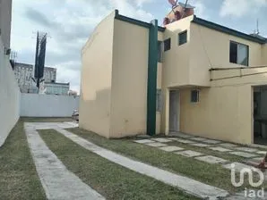 NEX-233289 - Casa en Venta, con 3 recamaras, con 2 baños, con 110 m2 de construcción en Viveros de La Loma, CP 54080, México.