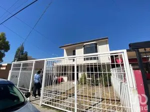 NEX-242323 - Casa en Venta, con 3 recamaras, con 2 baños, con 176 m2 de construcción.