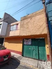 NEX-193665 - Casa en Venta, con 3 recamaras, con 2 baños, con 120 m2 de construcción en Zenón Delgado, CP 01220, Ciudad de México.