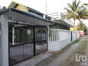 NEX-283868 - Casa en Venta, con 4 recamaras, con 2 baños, con 200 m2 de construcción en Loma de San Rafael, CP 91667, Veracruz de Ignacio de la Llave.