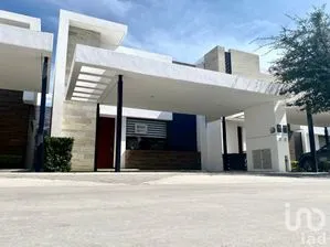 NEX-187793 - Casa en Renta, con 3 recamaras, con 3 baños, con 213 m2 de construcción en Muralia, CP 20130, Aguascalientes.