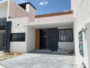 NEX-232909 - Casa en Venta, con 3 recamaras, con 2 baños, con 127 m2 de construcción.