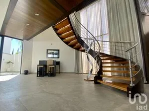 NEX-250708 - Casa en Renta, con 2 recamaras, con 2 baños, con 285 m2 de construcción.