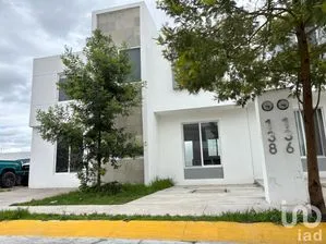 NEX-252333 - Casa en Renta, con 3 recamaras, con 2 baños, con 123 m2 de construcción en Trojes de San Cristóbal, CP 20908, Aguascalientes.