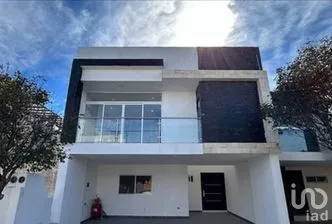 NEX-262182 - Casa en Renta, con 3 recamaras, con 3 baños, con 220 m2 de construcción en Ruscello, CP 20997, Aguascalientes.