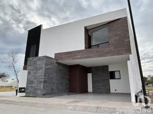 NEX-265496 - Casa en Renta, con 3 recamaras, con 3 baños, con 234 m2 de construcción en Xaramá Entorno Residencial, CP 20326, Aguascalientes.