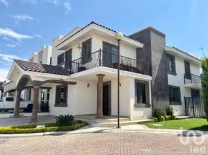 NEX-291331 - Casa en Venta, con 4 recamaras, con 3 baños, con 336 m2 de construcción.