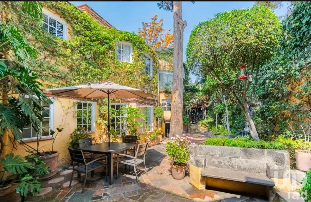 Casa en Venta en Tizapan, Álvaro Obregón, Ciudad de México | NEX-265038 | iad México | Foto 1 de 26