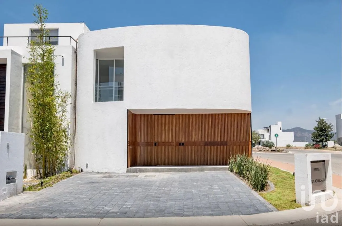 Casa en Venta en Campestre Juriquilla, Querétaro, Querétaro | NEX-188490 | iad México | Foto 2 de 28