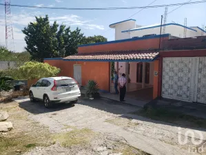 NEX-185618 - Casa en Venta, con 3 recamaras, con 2 baños, con 300 m2 de construcción en Huajitlan, CP 29010, Chiapas.
