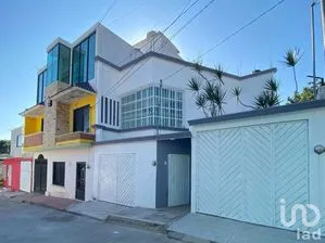 NEX-192498 - Casa en Venta, con 4 recamaras, con 2 baños, con 130 m2 de construcción en Tuxtla Chico, CP 29019, Chiapas.