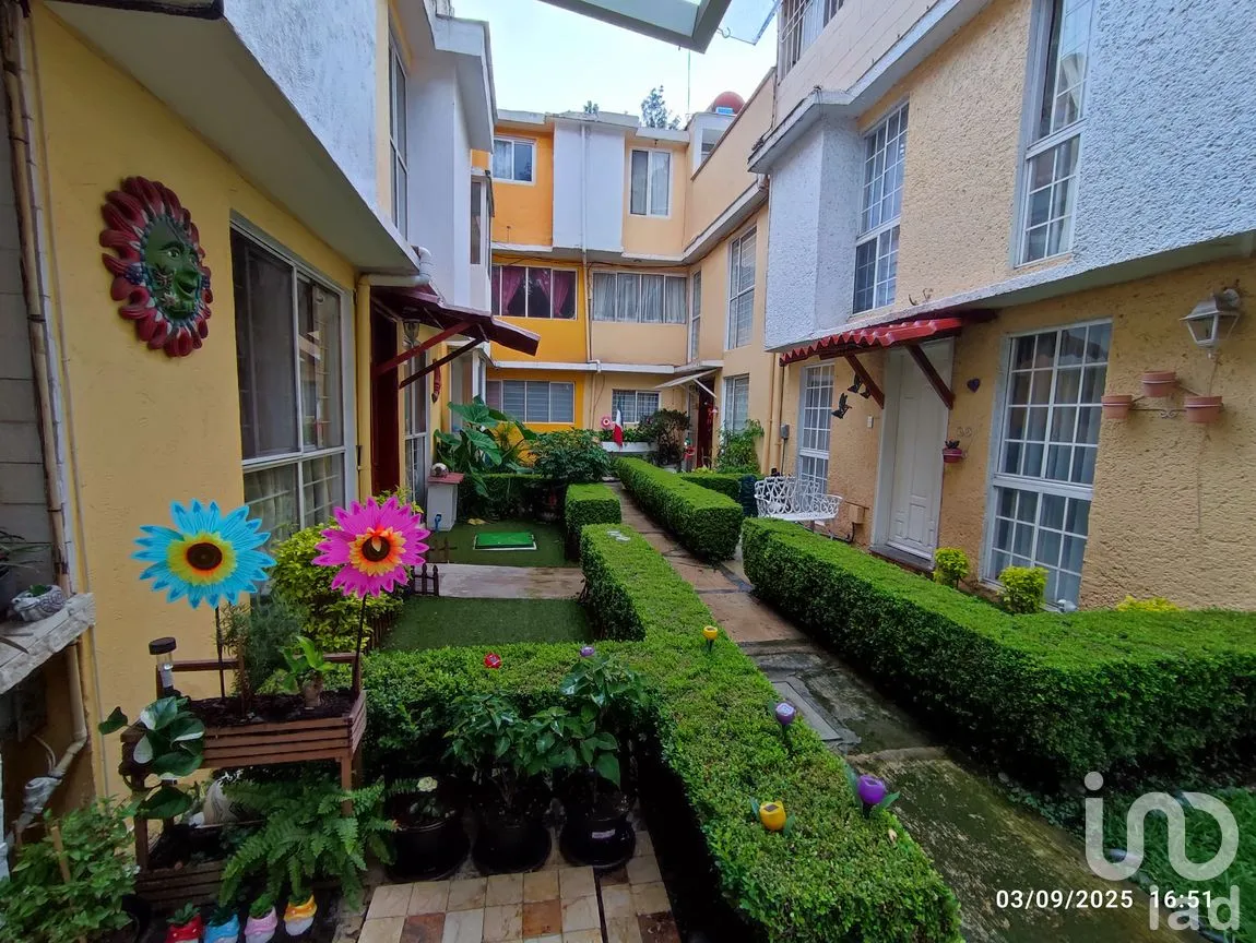 Casa en Venta en Paseos de Taxqueña, Coyoacán, Ciudad de México | NEX-292557 | iad México | Foto 1 de 23