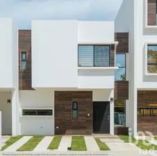 NEX-197915 - Casa en Venta, con 3 recamaras, con 2 baños, con 143 m2 de construcción en Playa del Carmen, CP 77710, Quintana Roo.