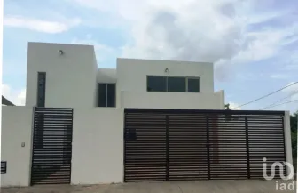 NEX-14935 - Casa en Renta, con 4 recamaras, con 3 baños, con 420 m2 de construcción en Nuevo Yucatán, CP 97147, Yucatán.