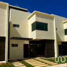 NEX-160360 - Casa en Venta, con 3 recamaras, con 2 baños, con 136 m2 de construcción en Supermanzana 312, CP 77533, Quintana Roo.