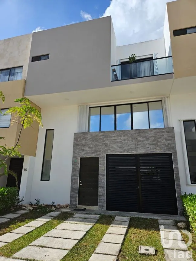 Casa en Venta en Supermanzana 312, Benito Juárez, Quintana Roo | NEX-181374 | iad México | Foto 1 de 17