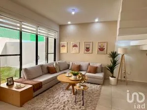 NEX-195416 - Casa en Venta, con 3 recamaras, con 2 baños, con 143 m2 de construcción en Supermanzana 323, CP 77535, Quintana Roo.